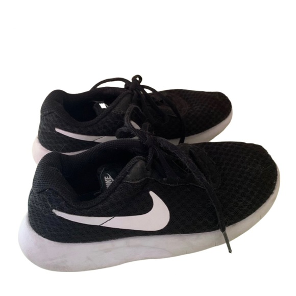 Nike Shoes Kids Toddler Nike Black White Athletic Shoe Sneaker Size 35 White Heel Logo